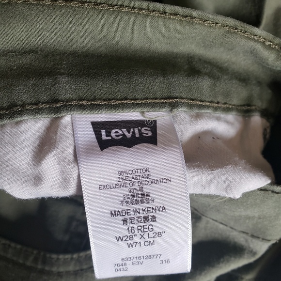 Levis - Picture 3 of 4